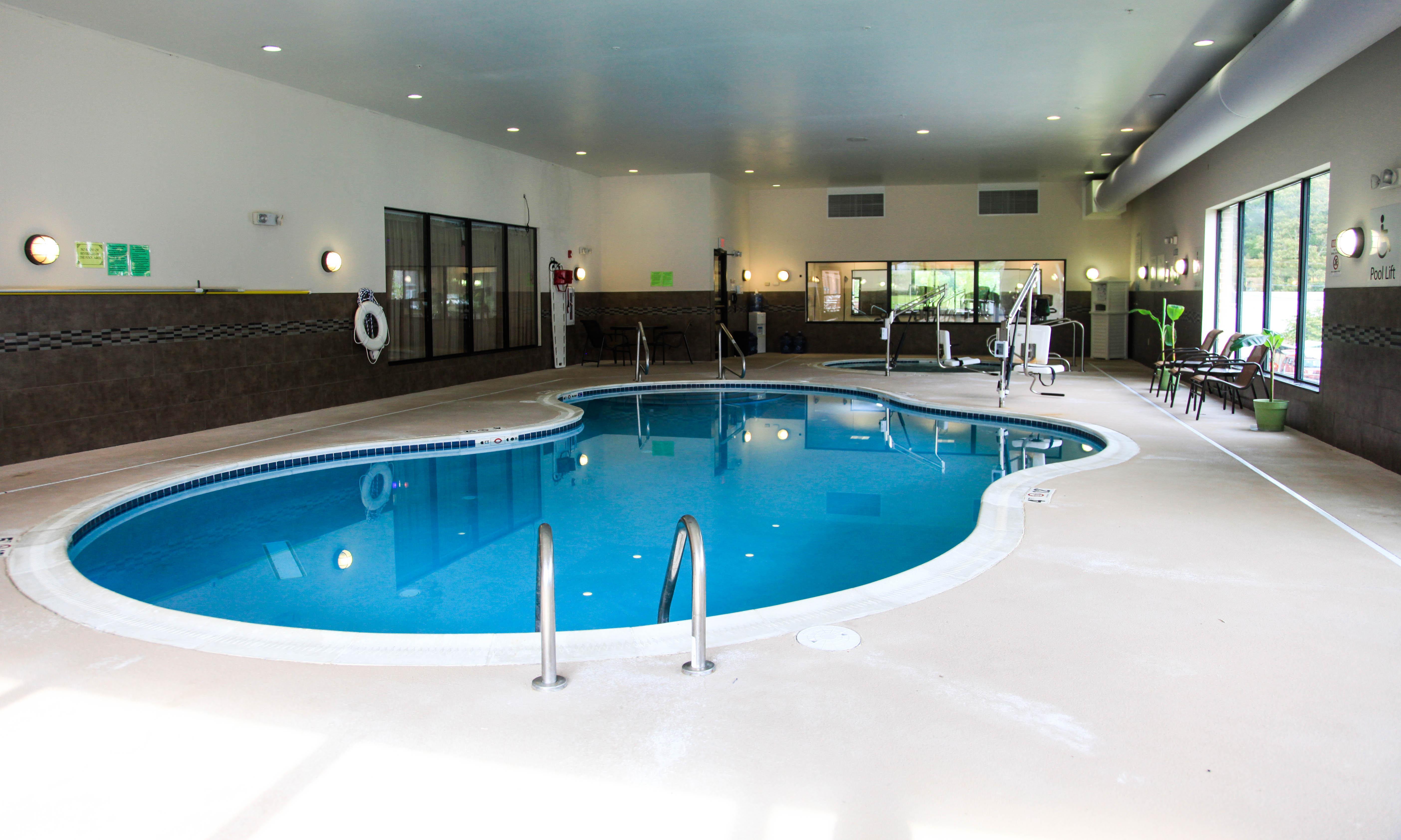 Holiday Inn Express & Suites Cumberland - La Vale By Ihg Ngoại thất bức ảnh