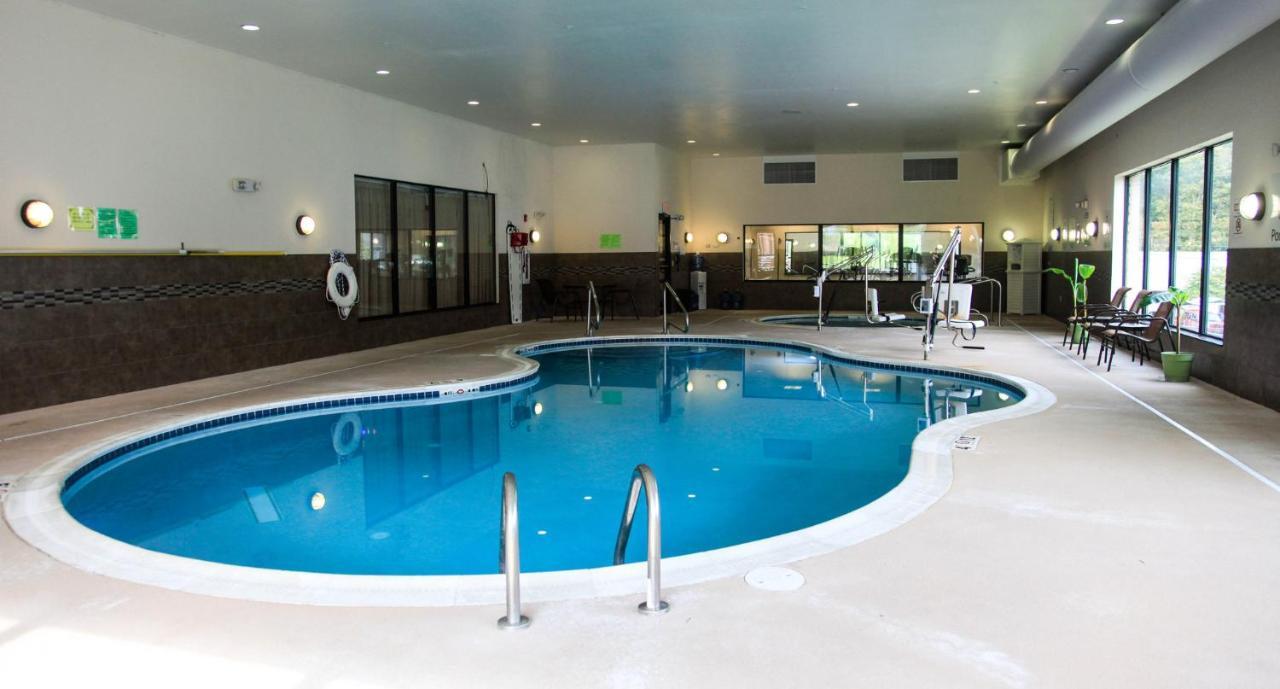Holiday Inn Express & Suites Cumberland - La Vale By Ihg Ngoại thất bức ảnh